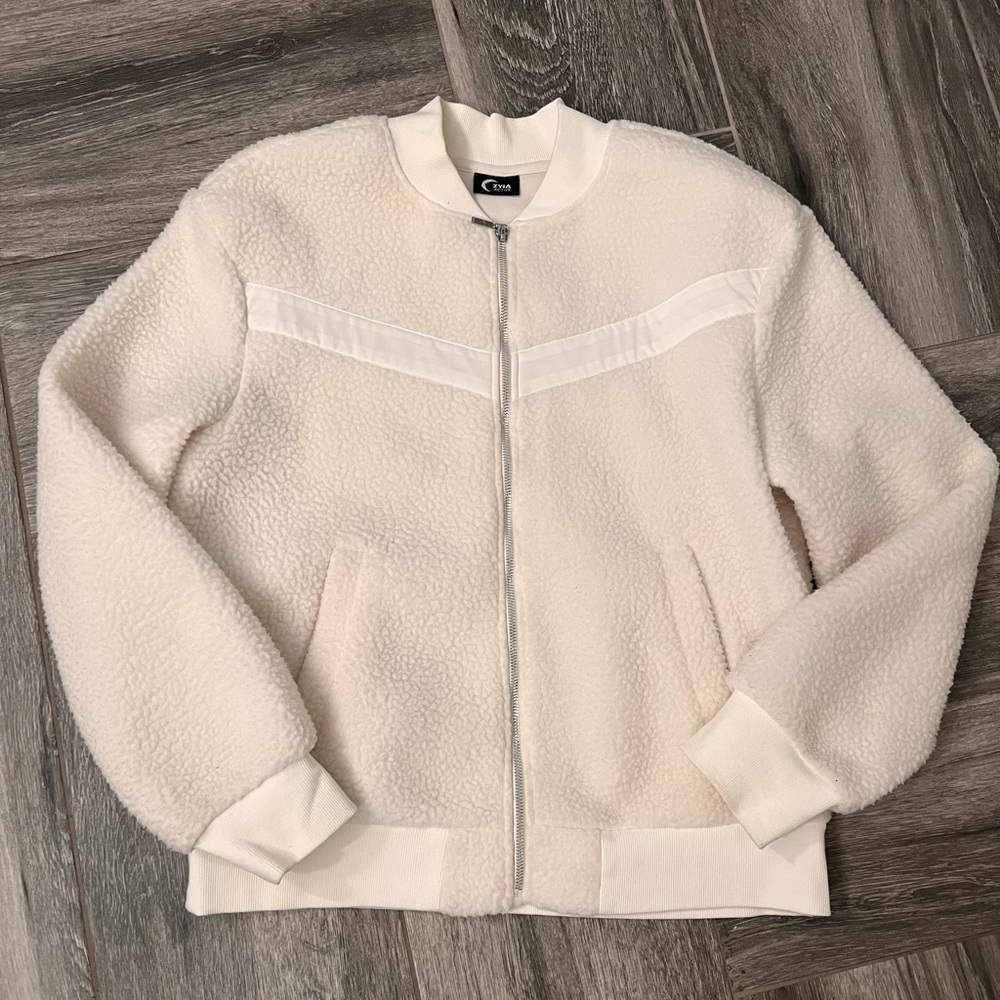 Zyia Active Flying V White Jacket